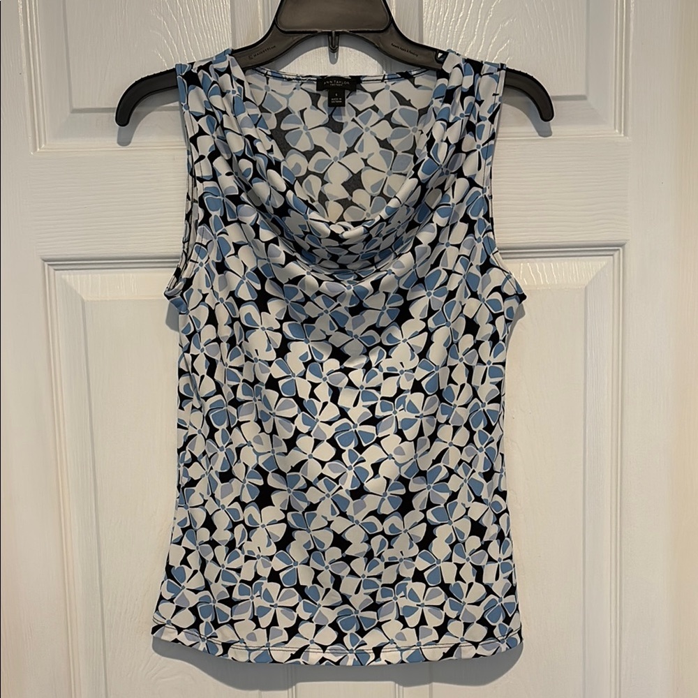 Stylish Blue and White Sleeveless Top